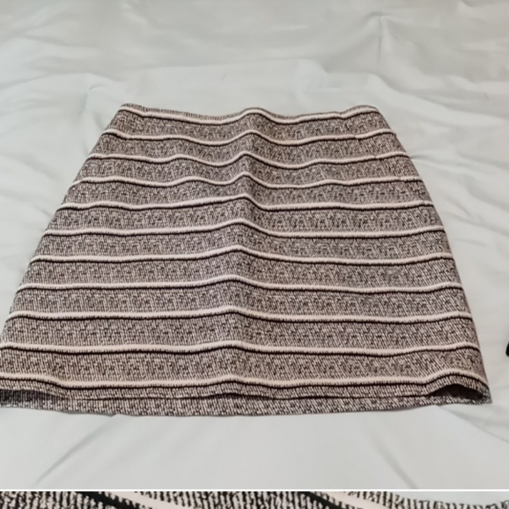 ANN TAYLOR SKIRT SIZE 4